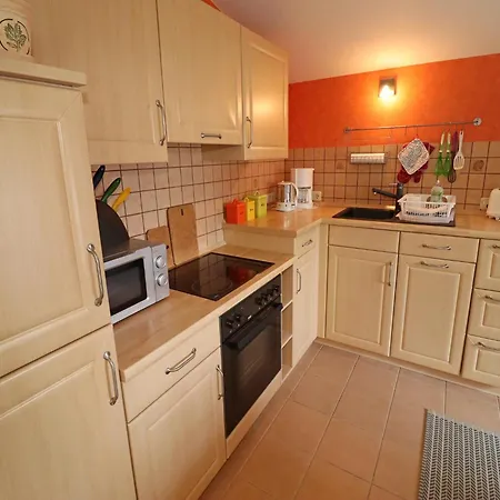 Inviting In With Communal Garden Apartment *