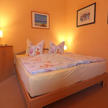 Apartment Inviting In With Communal Garden *