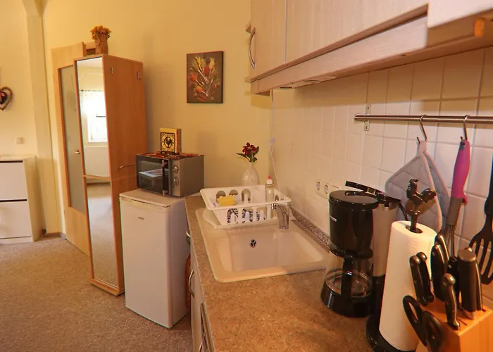 Inviting In With Communal Garden Appartement