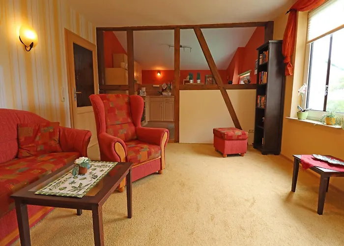 Inviting In With Communal Garden Appartement *